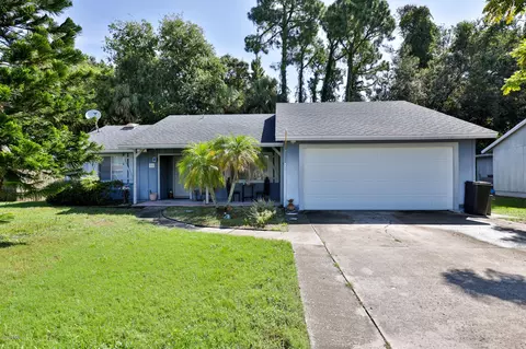 16 Castle Manor Dr, Ormond Beach, FL 32174 photo 2