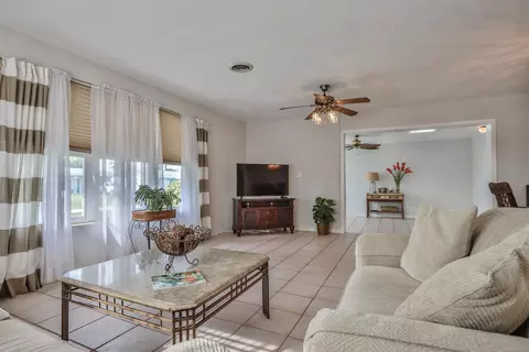 31 Briggs Dr, Ormond Beach, FL 32176 photo 8
