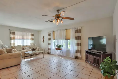 31 Briggs Dr, Ormond Beach, FL 32176 photo 6
