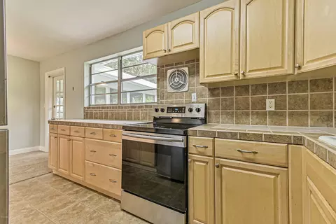 217 Kenilworth Ave, Ormond Beach, FL 32174 photo 5