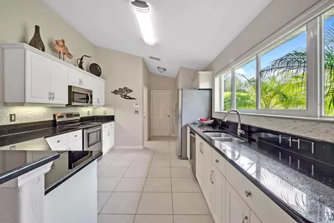 156 Lakebluff Dr, Ormond Beach, FL 32174 photo 6