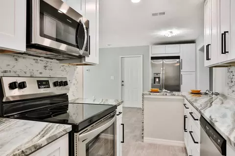 2925 Yule Tree Dr, Edgewater, FL 32141 photo 13