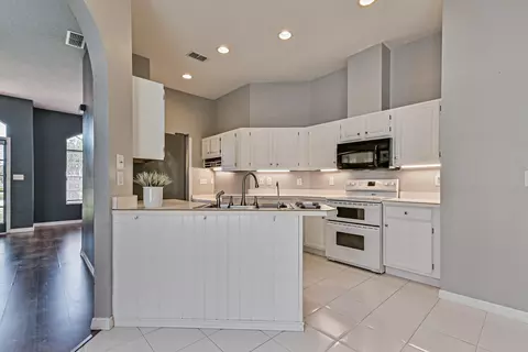 16 Katrinas Dr, Ormond Beach, FL 32174 photo 6