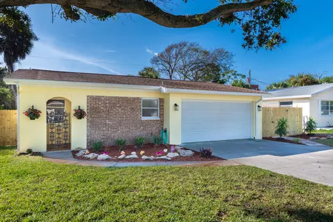 136 Valencia Dr, Ormond Beach, FL 32176 photo 1