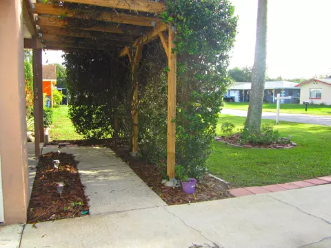 1983 Myrtle Jo Dr, Ormond Beach, FL 32174 photo 2