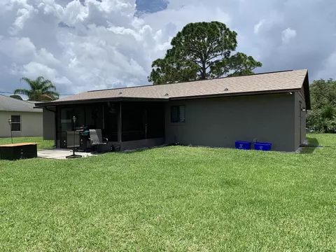 1427 Umbrella Tree Dr, Edgewater, FL 32132 photo 3