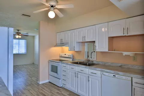 42 Seaside Dr, Ormond Beach, FL 32176 photo 7