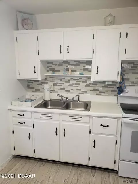 52 River Shore Dr, Ormond Beach, FL 32176 photo 8