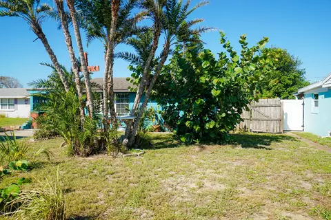 39 Palm Dr, Ormond Beach, FL 32176 photo 4