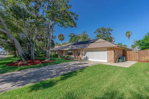 81 Concord Dr, Ormond Beach, FL 32176 photo 3