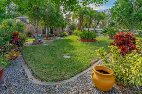 44 Colonial Cir, Ormond Beach, FL 32176 photo 8