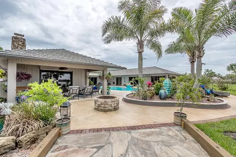 806 Riverside Dr, Ormond Beach, FL 32176 photo 2