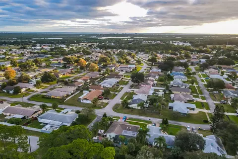 424 Falcon Ave, Edgewater, FL 32141 photo 24