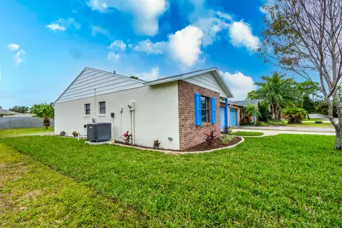 424 Falcon Ave, Edgewater, FL 32141 photo 17