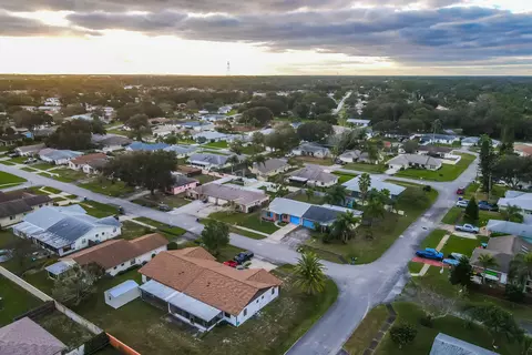 424 Falcon Ave, Edgewater, FL 32141 photo 22