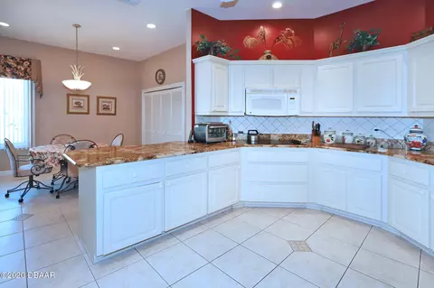 45 Bay Pointe Dr, Ormond Beach, FL 32174 photo 9