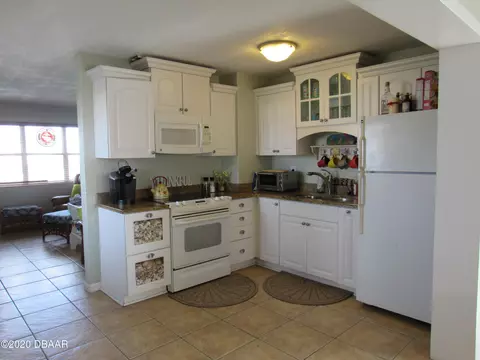 8 Seacrest Dr, Ormond Beach, FL 32176 photo 8