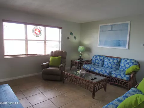 8 Seacrest Dr, Ormond Beach, FL 32176 photo 6