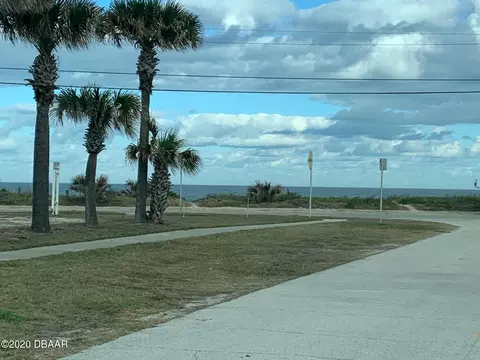 8 Seacrest Dr, Ormond Beach, FL 32176 photo 3