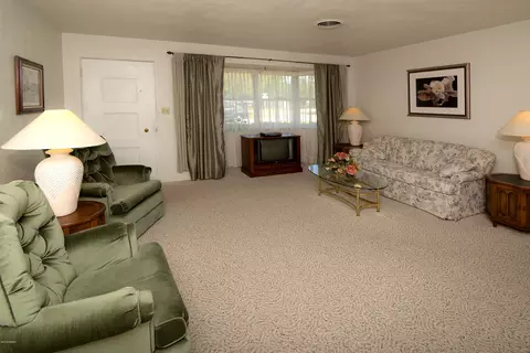373 Forest Hills Blvd, Ormond Beach, FL 32174 photo 4