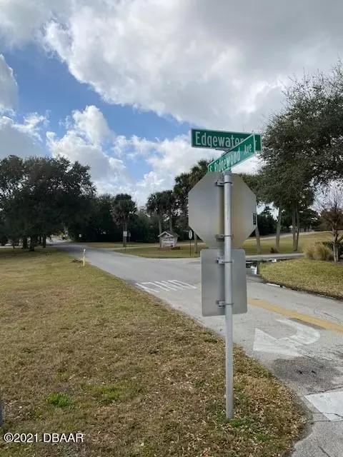 1703 Edgewater Dr, Edgewater, FL 32132 photo 2