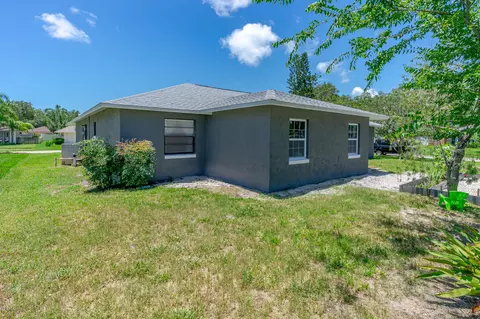 525 Sparrow Dr, Edgewater, FL 32141 photo 4