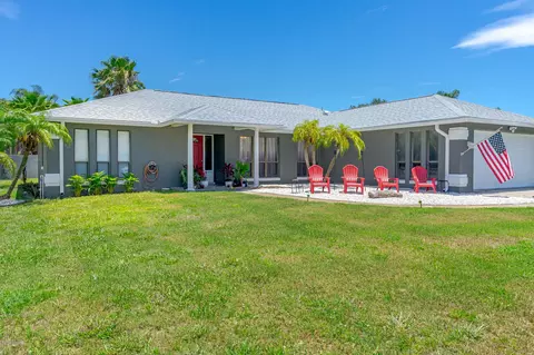 525 Sparrow Dr, Edgewater, FL 32141 photo 1