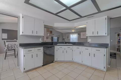 525 Sparrow Dr, Edgewater, FL 32141 photo 12