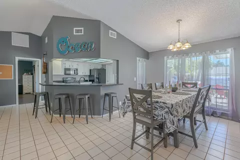 525 Sparrow Dr, Edgewater, FL 32141 photo 8