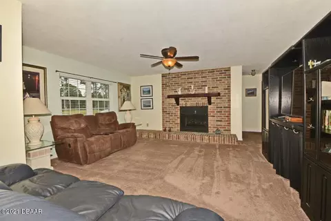 2907 Queen Palm Dr, Edgewater, FL 32141 photo 9