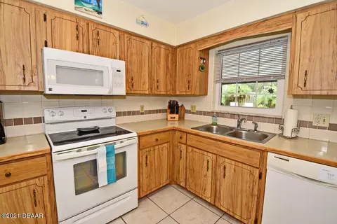 2907 Queen Palm Dr, Edgewater, FL 32141 photo 17