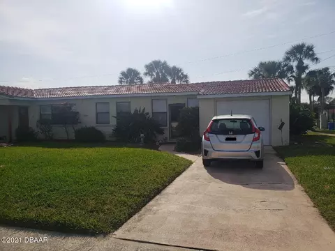 624 Robin Rd #B, Ormond Beach, FL 32176 photo 1