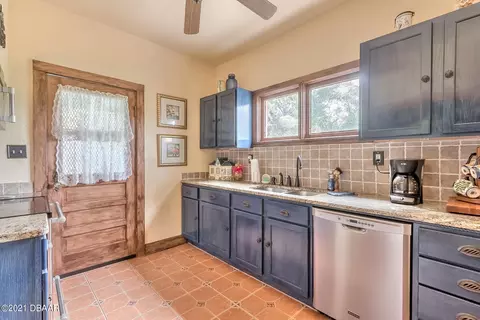 686 Cordova Ave, Ormond Beach, FL 32174 photo 9