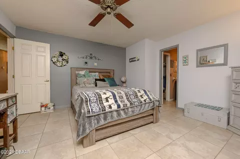 2521 Pine Tree Dr, Edgewater, FL 32141 photo 13