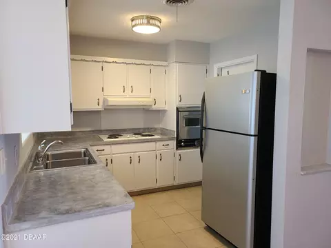10 Berkley Rd, Ormond Beach, FL 32176 photo 4