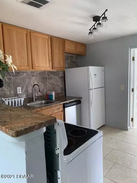 3 Ocean Shore Dr, Ormond Beach, FL 32176 photo 2