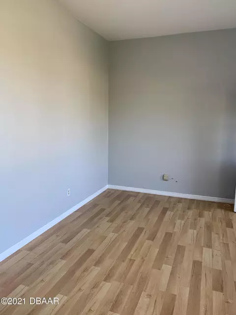 490 S Ridgewood Ave, Ormond Beach, FL 32174 photo 5