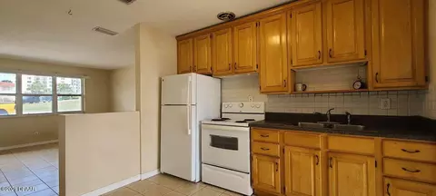 4 Seaview Dr, Ormond Beach, FL 32176 photo 4