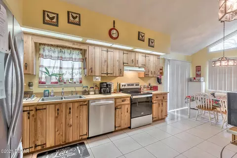 175 Suntree Ct, Ormond Beach, FL 32174 photo 10