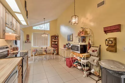 175 Suntree Ct, Ormond Beach, FL 32174 photo 11