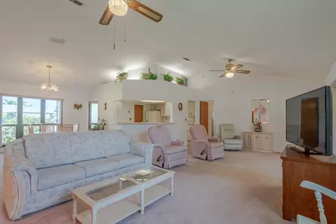 526 Sparrow Dr, Edgewater, FL 32141 photo 22