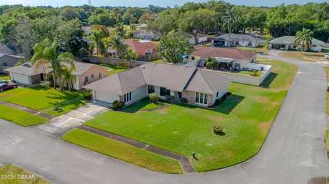 526 Sparrow Dr, Edgewater, FL 32141 photo 5