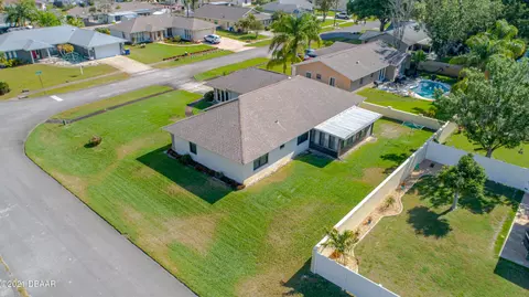 526 Sparrow Dr, Edgewater, FL 32141 photo 4