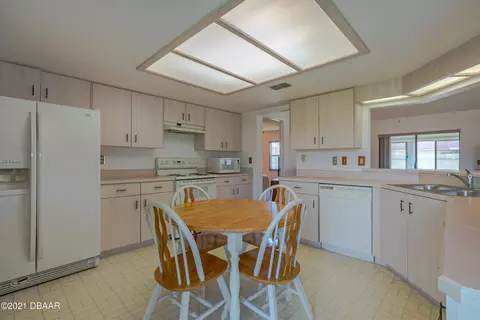 526 Sparrow Dr, Edgewater, FL 32141 photo 18