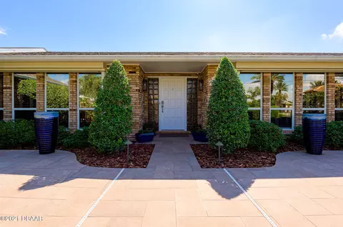 2585 John Anderson Dr, Ormond Beach, FL 32176 photo 2