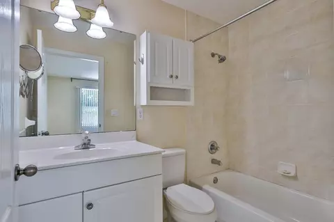 76 Vining Ct #D, Ormond Beach, FL 32176 photo 8