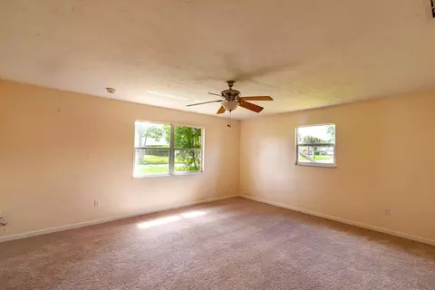 3005 Pine Tree Dr, Edgewater, FL 32141 photo 11