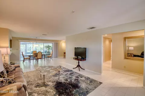 7 Sandra Dr, Ormond Beach, FL 32176 photo 9