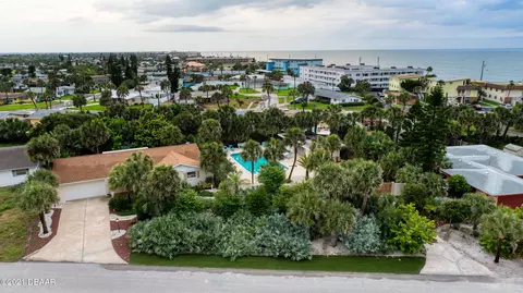 7 Sandra Dr, Ormond Beach, FL 32176 photo 2