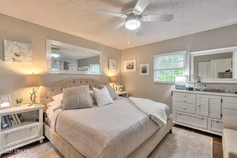 1046 Beulah Dr, Edgewater, FL 32132 photo 5